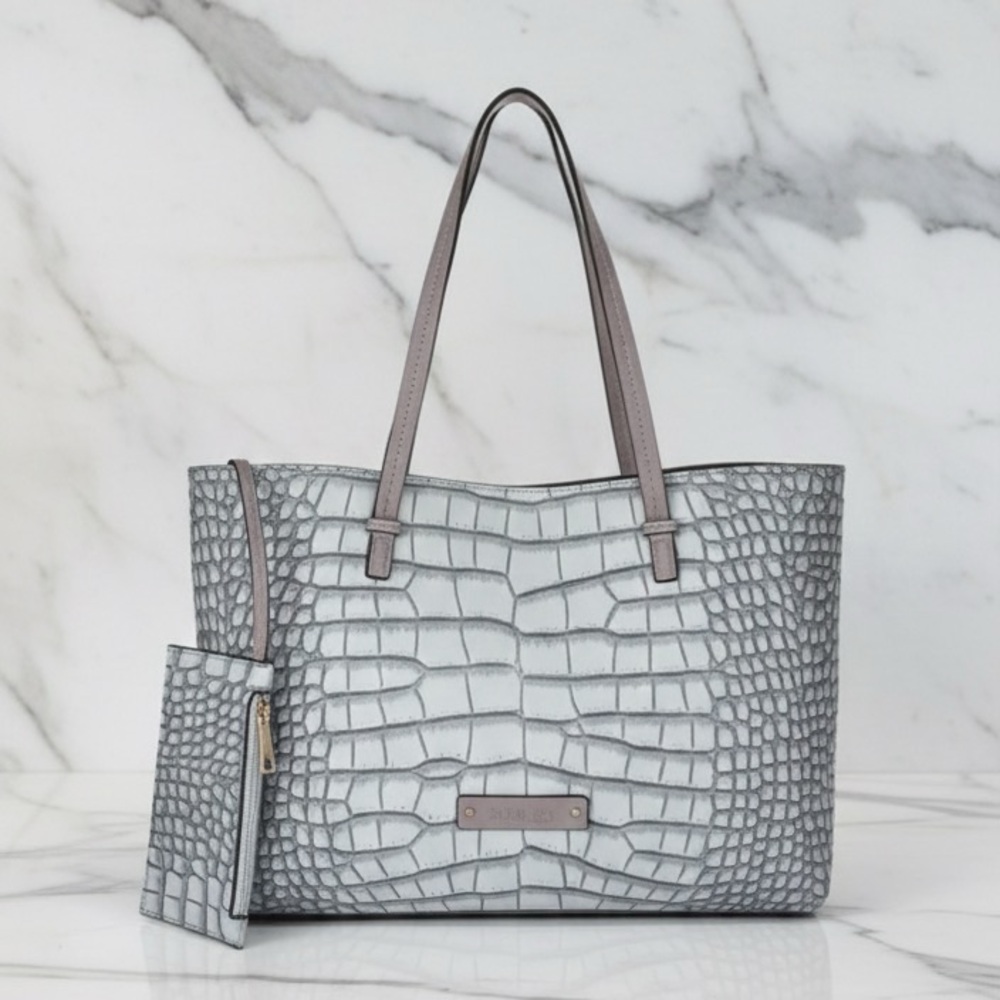 $200 NWT De Vesi Tote De L'amour